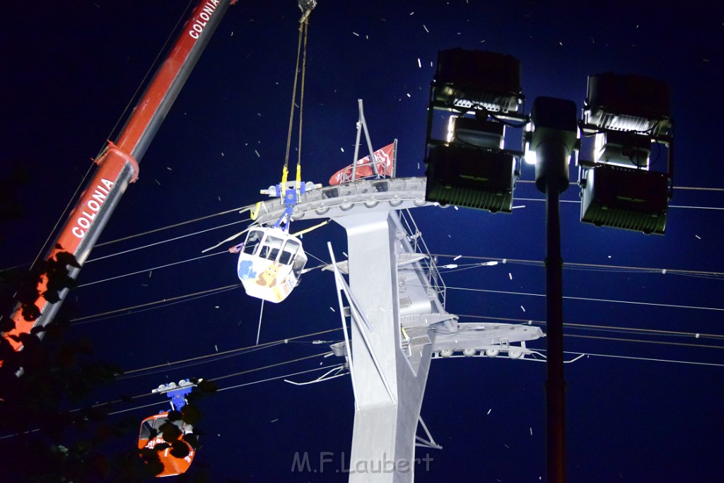 Koelner Seilbahn Gondel blieb haengen Koeln Linksrheinisch P912.JPG - Miklos Laubert